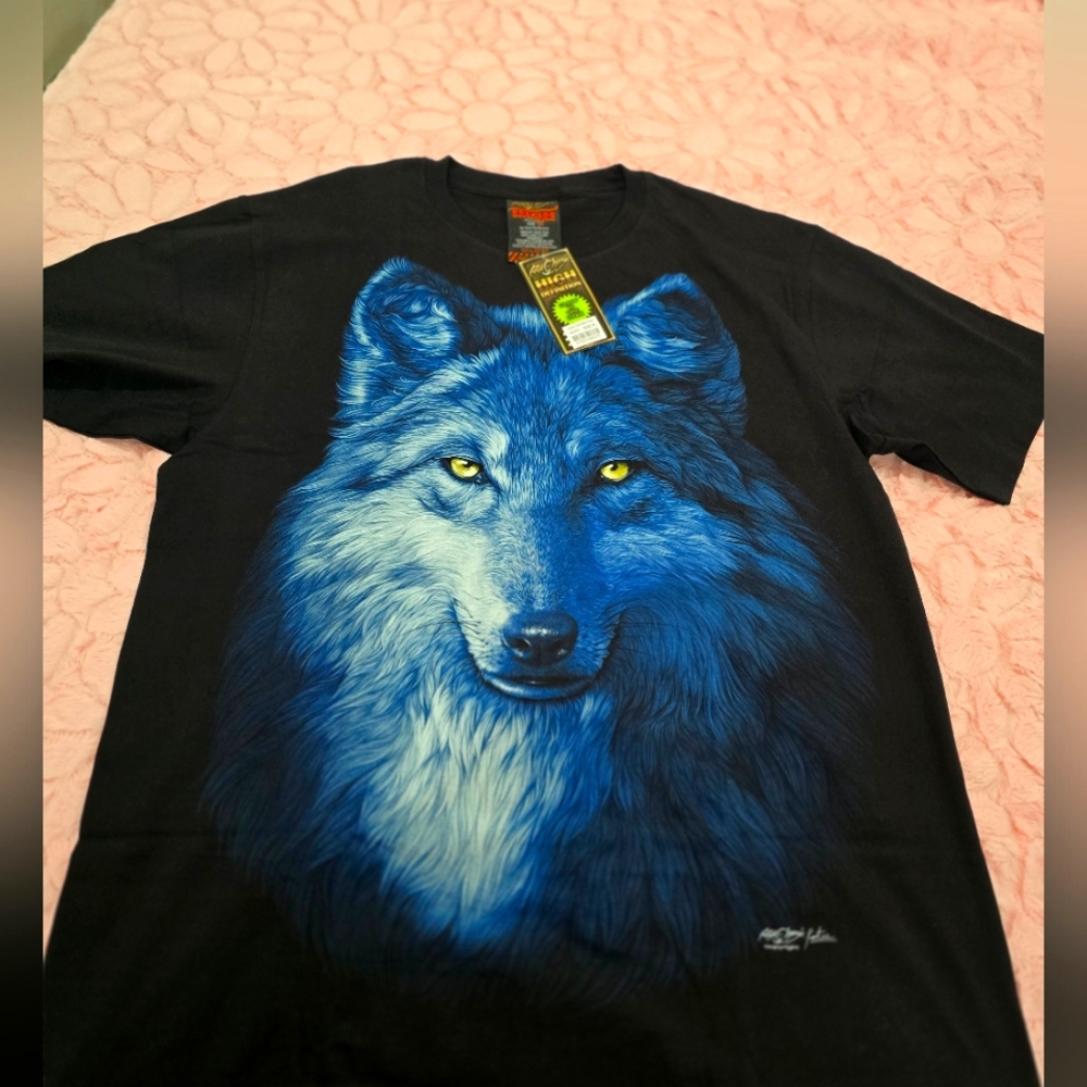 Glow in the Dark Shirt 🪄